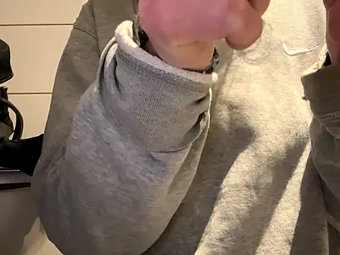 pleasedontpressaredburton online show from 10/16/25, 08:21