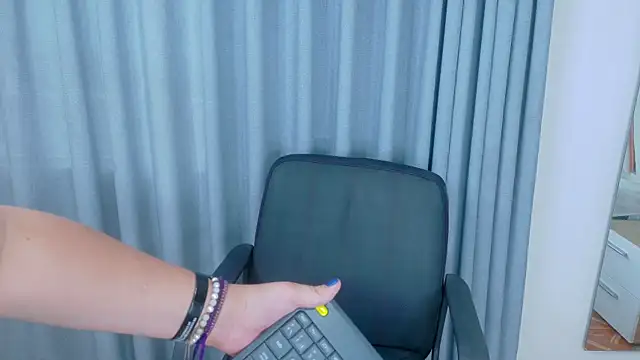 AmarisLenox   online show from 12/02/25, 10:05