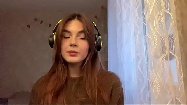 TeresitaLish online show from 10/07/25, 03:31