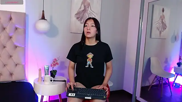 GraceHolloway online show from 10/21/25, 03:40