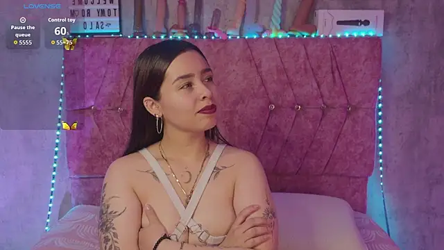 Snapshot of Mia_lopez_1 chatting on 06/25/26, 12:54 Mia lopez 1 online show from 06/25/26, 12:54