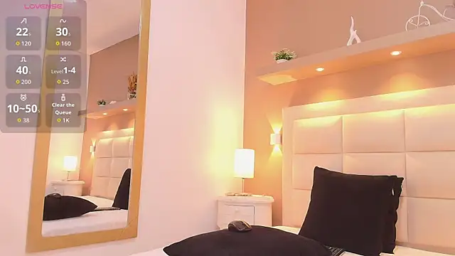 TracyDavis  online show from 11/08/25, 03:18