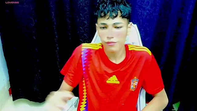 Snapshot of Im_david02 chatting on 11/08/25, 12:27 Im david02 online show from 11/08/25, 12:27