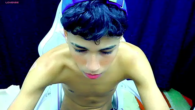 Snapshot of Im_david02 chatting on 11/10/25, 01:10 Im david02 online show from 11/10/25, 01:10