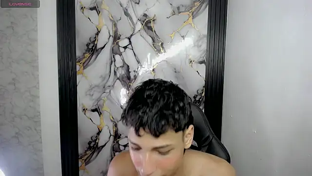 Snapshot of Im_david02 chatting on 12/02/25, 03:01 Im david02 online show from 12/02/25, 03:01