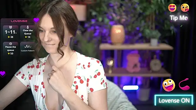 xoxo molly online show from 10/13/25, 09:37