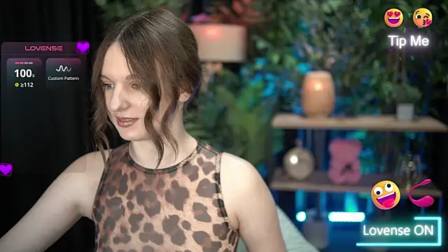 xoxo molly online show from 10/28/25, 08:11