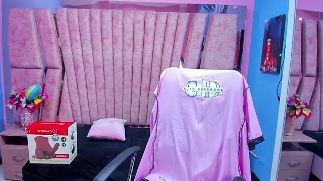 Snapshot of sarah_sweett_ chatting on 03/25/26, 01:39 sarah sweett online show from 03/25/26, 01:39