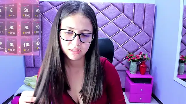 Snapshot of sarah_sweett_ chatting on 04/28/26, 03:17 sarah sweett online show from 04/28/26, 03:17