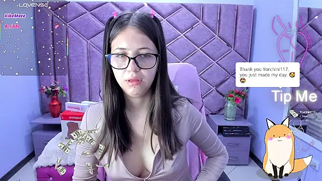 Snapshot of sarah_sweett_ chatting on 05/14/26, 02:46 sarah sweett online show from 05/14/26, 02:46