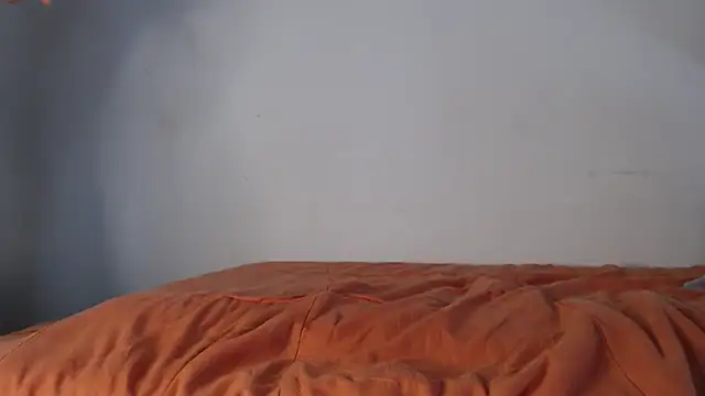 Snapshot of AmiraMask chatting on 10/04/25, 12:03 AmiraMask online show from 10/04/25, 12:03