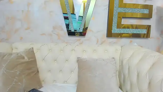 Emilycute18   online show from 10/30/25, 09:26