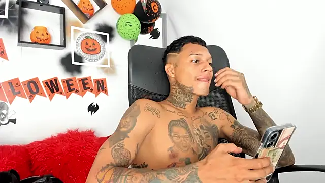 The boy dreams1 online show from 10/26/25, 01:44