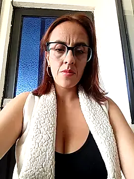 Snapshot of Jade_1-9 chatting on 12/17/25, 07:20 Jade 1-9 online show from 12/17/25, 07:20