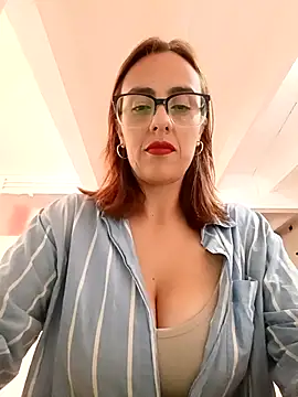Snapshot of Jade_1-9 chatting on 02/05/26, 05:39 Jade 1-9 online show from 02/05/26, 05:39