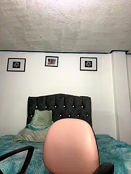 Snapshot of mitschellfox21 chatting on 10/11/25, 08:46 mitschellfox21 online show from 10/11/25, 08:46