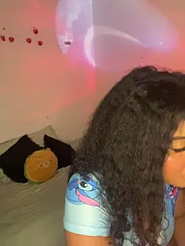 Snapshot of mitschellfox21 chatting on 11/14/25, 09:57 mitschellfox21 online show from 11/14/25, 09:57