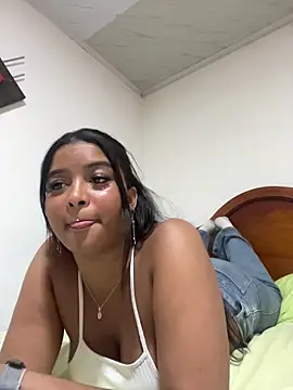 Snapshot of mitschellfox21 chatting on 11/20/25, 09:14 mitschellfox21 online show from 11/20/25, 09:14