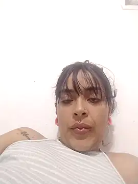 Moon Annd Sun online show from 10/21/25, 03:02