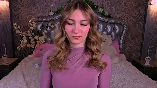 Snapshot of AngelAnabelle chatting on 04/17/26, 01:36 AngelAnabelle online show from 04/17/26, 01:36