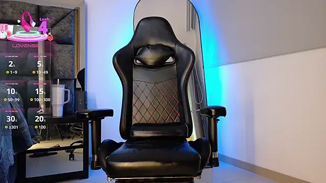 Snapshot of johnjaguar1_ chatting on 04/08/26, 11:10 johnjaguar1 online show from 04/08/26, 11:10