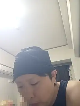 Snapshot of keiichi684 chatting on 10/24/25, 09:28 keiichi684 online show from 10/24/25, 09:28