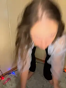 allnaturalmermaid online show from 10/28/25, 03:25