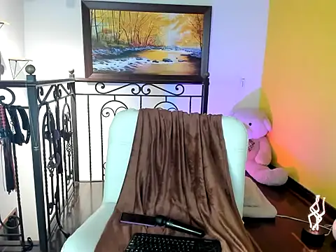 Snapshot of Zulyhenao chatting on 11/08/25, 09:53 Zulyhenao online show from 11/08/25, 09:53