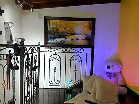 Snapshot of Zulyhenao chatting on 11/13/25, 11:58 Zulyhenao online show from 11/13/25, 11:58