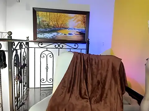 Snapshot of Zulyhenao chatting on 11/17/25, 03:12 Zulyhenao online show from 11/17/25, 03:12