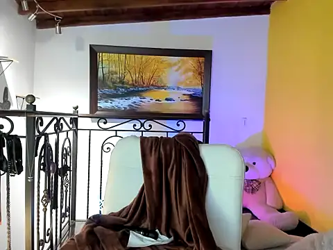 Snapshot of Zulyhenao chatting on 11/17/25, 11:54 Zulyhenao online show from 11/17/25, 11:54