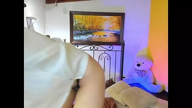 Snapshot of Zulyhenao chatting on 11/23/25, 06:13 Zulyhenao online show from 11/23/25, 06:13