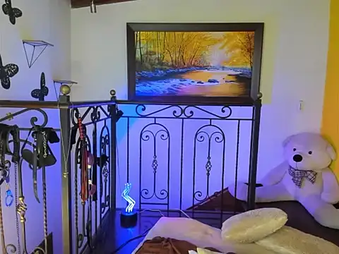 Snapshot of Zulyhenao chatting on 12/04/25, 02:43 Zulyhenao online show from 12/04/25, 02:43