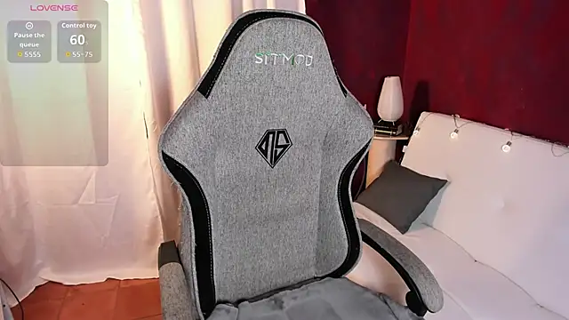 Snapshot of beyondsteel_ chatting on 11/12/25, 03:07 beyondsteel online show from 11/12/25, 03:07