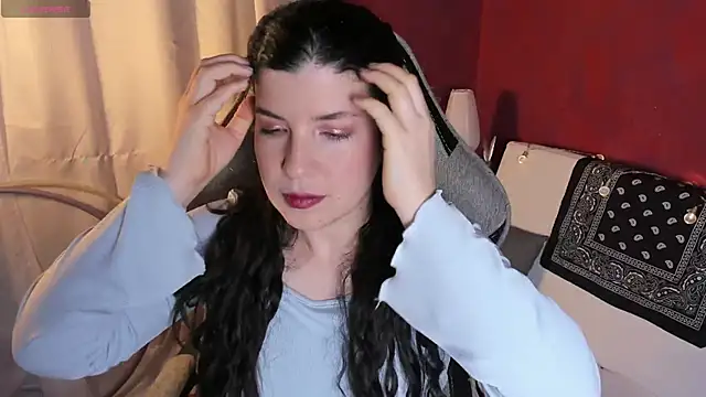 Snapshot of beyondsteel_ chatting on 11/28/25, 03:09 beyondsteel online show from 11/28/25, 03:09