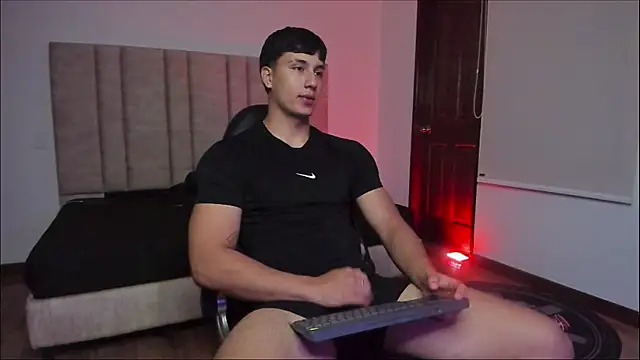 CHRIS MORGAN1 online show from 10/28/25, 04:53