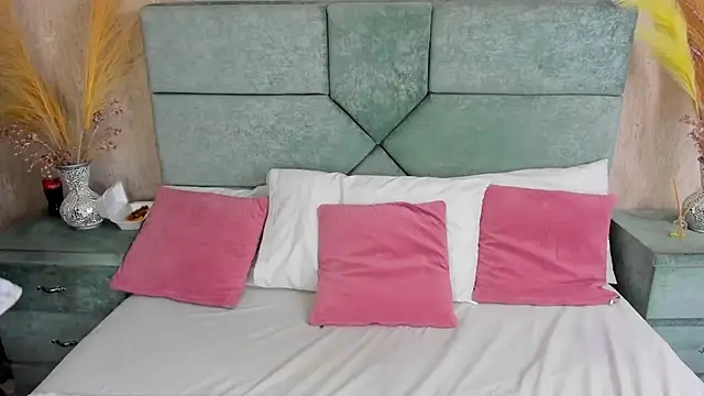 Clohe Bell online show from 10/25/25, 08:03