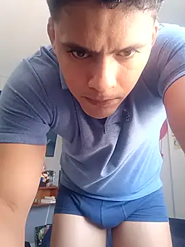 Snapshot of luigidickk chatting on 10/15/25, 03:23 luigidickk online show from 10/15/25, 03:23