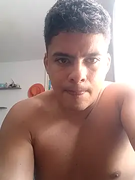 Snapshot of luigidickk chatting on 10/28/25, 04:53 luigidickk online show from 10/28/25, 04:53