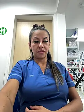 Snapshot of GisellTorres36 chatting on 10/06/25, 06:05 GisellTorres36 online show from 10/06/25, 06:05