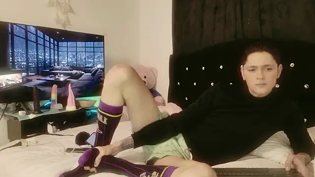 Tyler cat online show from 10/20/25, 10:59