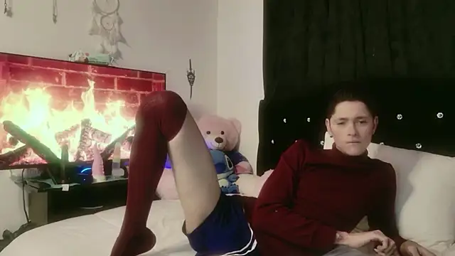 Tyler cat online show from 10/28/25, 11:14