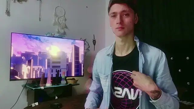 Tyler cat online show from 11/20/25, 03:56