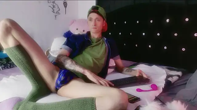 Snapshot of Tyler_cat chatting on 03/28/26, 03:06 Tyler cat online show from 03/28/26, 03:06