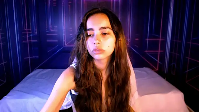 Snapshot of solarboom18 chatting on 10/24/25, 07:10 solarboom18 online show from 10/24/25, 07:10