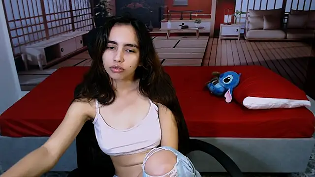 Snapshot of solarboom18 chatting on 10/31/25, 07:04 solarboom18 online show from 10/31/25, 07:04