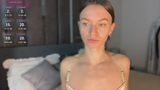 EvaToniz online show from 12/05/25, 01:14