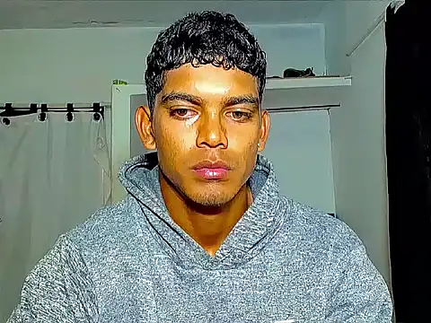 Snapshot of theMyke101 chatting on 04/21/26, 08:34 theMyke101 online show from 04/21/26, 08:34