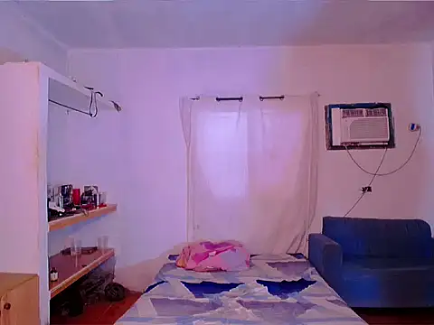 Snapshot of theMyke101 chatting on 06/15/26, 10:12 theMyke101 online show from 06/15/26, 10:12
