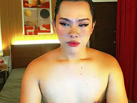 Snapshot of fallinLunaxX chatting on 10/18/25, 07:36 fallinLunaxX online show from 10/18/25, 07:36
